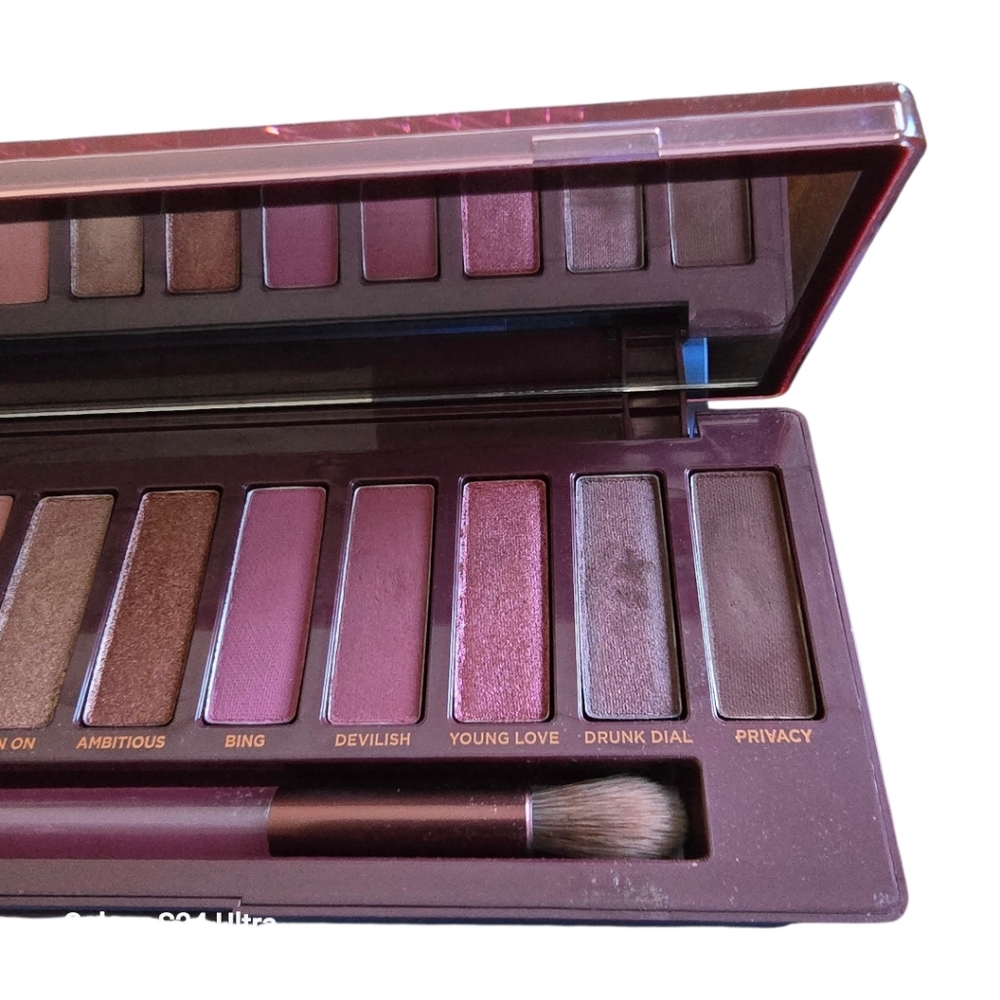 Urban Decay Naked Cherry Palette Discontinued Berry Tone Shimmers And Mattes - Picture 16 of 16